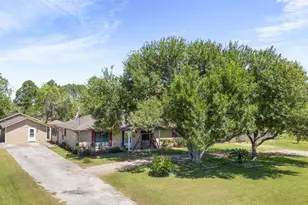 5521 Lanis St, Dickinson, TX 77539 - Photo 1