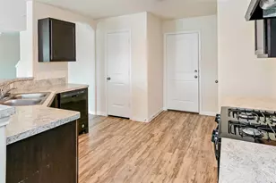 10323 Sunset Glow Ave, Houston, TX 77044 - Photo 4