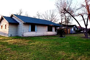 5715 Hirondel St, Houston, TX 77033 - Photo 2