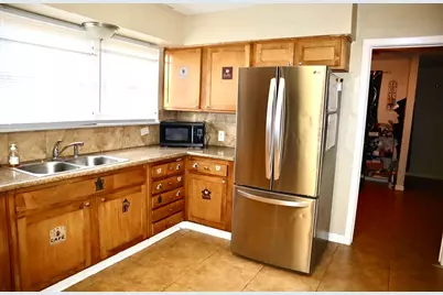 5715 Hirondel Street, Houston, TX 77033 - Photo 8