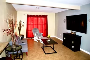 5715 Hirondel St, Houston, TX 77033 - Photo 10