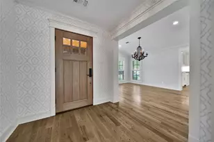 511 S Pecan St, Tomball, TX 77375 - Photo 6