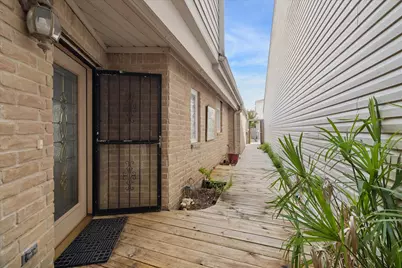 1829 Bering Drive #6, Houston, TX 77057 - Photo 4