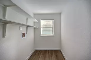 4830 Teton St, Houston, TX 77033 - Photo 12