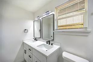 4830 Teton St, Houston, TX 77033 - Photo 20