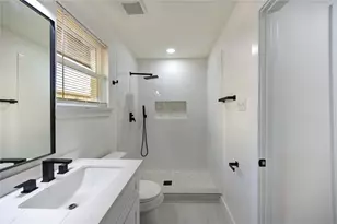 4830 Teton St, Houston, TX 77033 - Photo 22