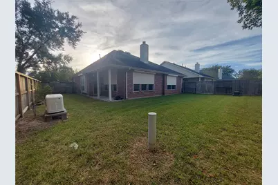 1601 N Lago Vista Court, Pearland, TX 77581 - Photo 2