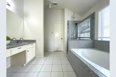 15514 Heritage Country Court, Friendswood, TX 77546 - Photo 12