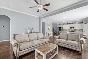 623 Orchid Hill Dr E, Conroe, TX 77301 - Photo 8