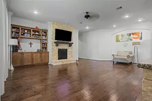 13926 Windwood Falls Ln, Humble, TX 77396 - Photo 14