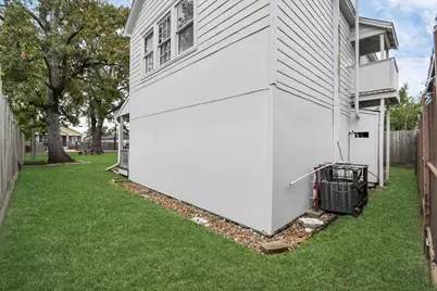 109 Amundsen Street, Houston, TX 77009 - Photo 30