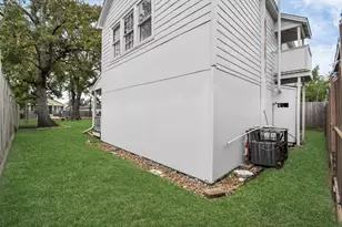 109 Amundsen St, Houston, TX 77009 - Photo 30