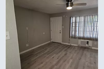 2501 Yoakum Boulevard #13, Houston, TX 77006 - Photo 12