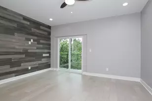 309 E 43rd St, Houston, TX 77022 - Photo 4