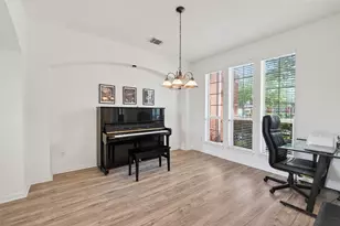 10319 Stanbrook Dr, Houston, TX 77089 - Photo 8