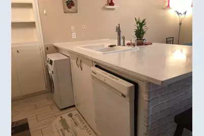 216 W G Street #216, La Porte, TX 77571 - Photo 2