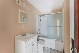 136 Weaver St, Baytown, TX 77520 - Photo 8