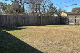 1603 Florida St, Baytown, TX 77520 - Photo 14