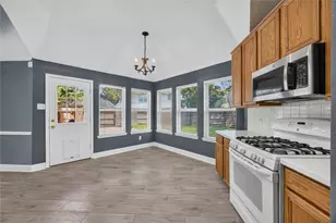 3519 Crescent Dr, Pearland, TX 77584 - Photo 12