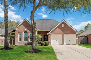 3519 Crescent Dr, Pearland, TX 77584 - Photo 2