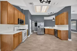 3519 Crescent Dr, Pearland, TX 77584 - Photo 10