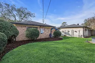5458 Ariel St, Houston, TX 77096 - Photo 38