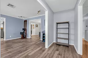 5458 Ariel St, Houston, TX 77096 - Photo 8