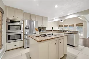 4330 Shady Springs Dr, Seabrook, TX 77586 - Photo 4