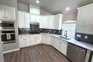 3809 Kimberly Dr, Pearland, TX 77581 - Photo 8