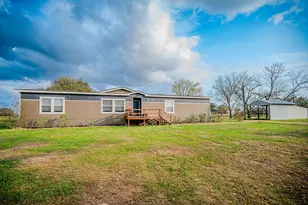 1689 Co Rd 315, Yoakum, TX 77995 - Photo 6