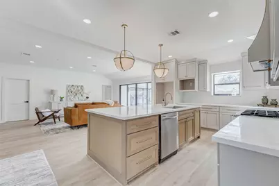 1803 Seaspray Court, Houston, TX 77008 - Photo 16