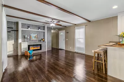 211 Woodstock, Livingston, TX 77351 - Photo 2
