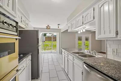 25114 Spring Ridge Drive, Spring, TX 77386 - Photo 12