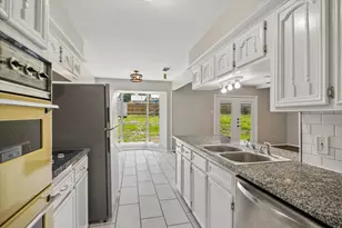25114 Spring Ridge Dr, Spring, TX 77386 - Photo 12