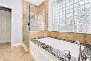 110 Capstone Cir, The Woodlands, TX 77381 - Photo 20