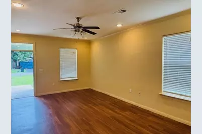 2120 Houston Street, Orange, TX 77630 - Photo 4