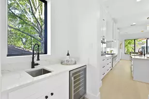 5115 Maple St, Bellaire, TX 77401 - Photo 8