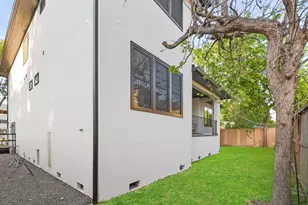 5115 Maple St, Bellaire, TX 77401 - Photo 44