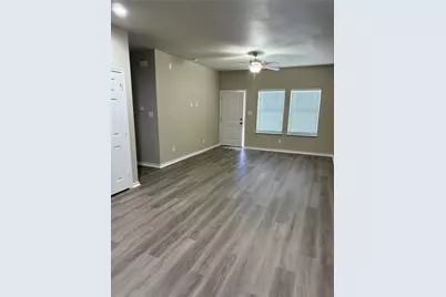 312-2 N Ormsby Street #314, Alvin, TX 77511 - Photo 4
