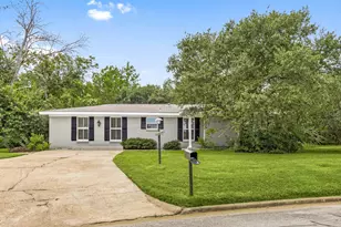 2404 Burton Dr, Bryan, TX 77802 - Photo 4