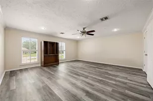 2404 Burton Dr, Bryan, TX 77802 - Photo 16