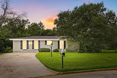 2404 Burton Drive, Bryan, TX 77802 - Photo 2