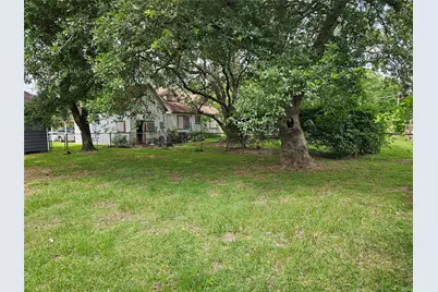 805 17th Avenue N, Texas City, TX 77590 - Photo 12