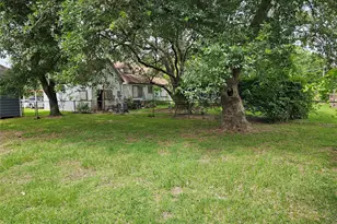 805 17th Ave N, Texas City, TX 77590 - Photo 12