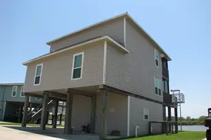 32 Trout Ln, Freeport, TX 77541 - Photo 2