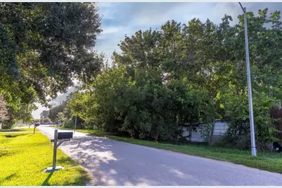 16005 Old Richmond Road, Sugar Land, TX 77498 - Photo 14