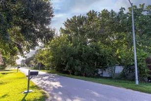 16005 Old Richmond Rd, Sugar Land, TX 77498 - Photo 14