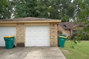 1616 Hazelwood St, Conroe, TX 77301 - Photo 2