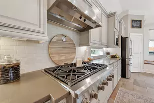 2038 Graystone Hills Dr, Conroe, TX 77304 - Photo 18