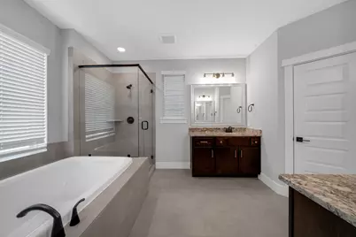 10972 Swang Link Drive, Houston, TX 77043 - Photo 16